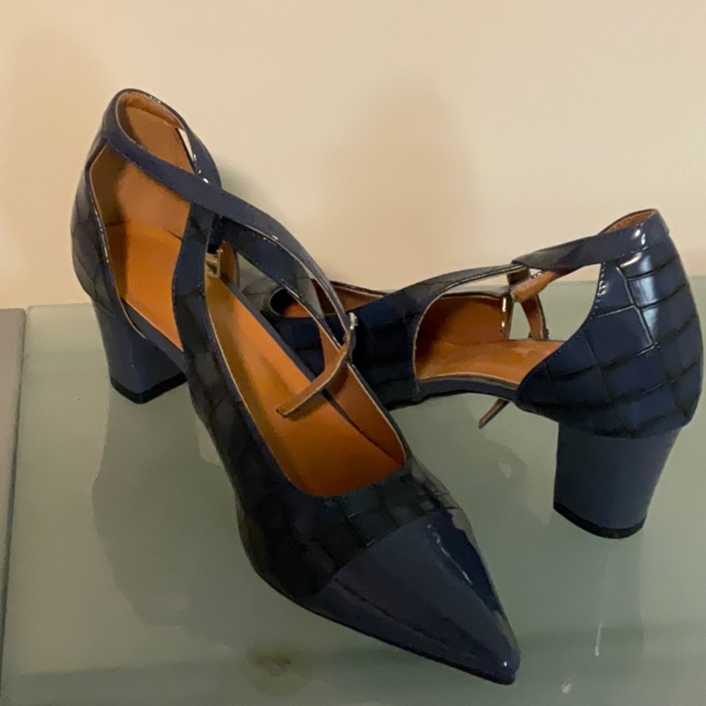 Elegant Navy Block Heel Pumps